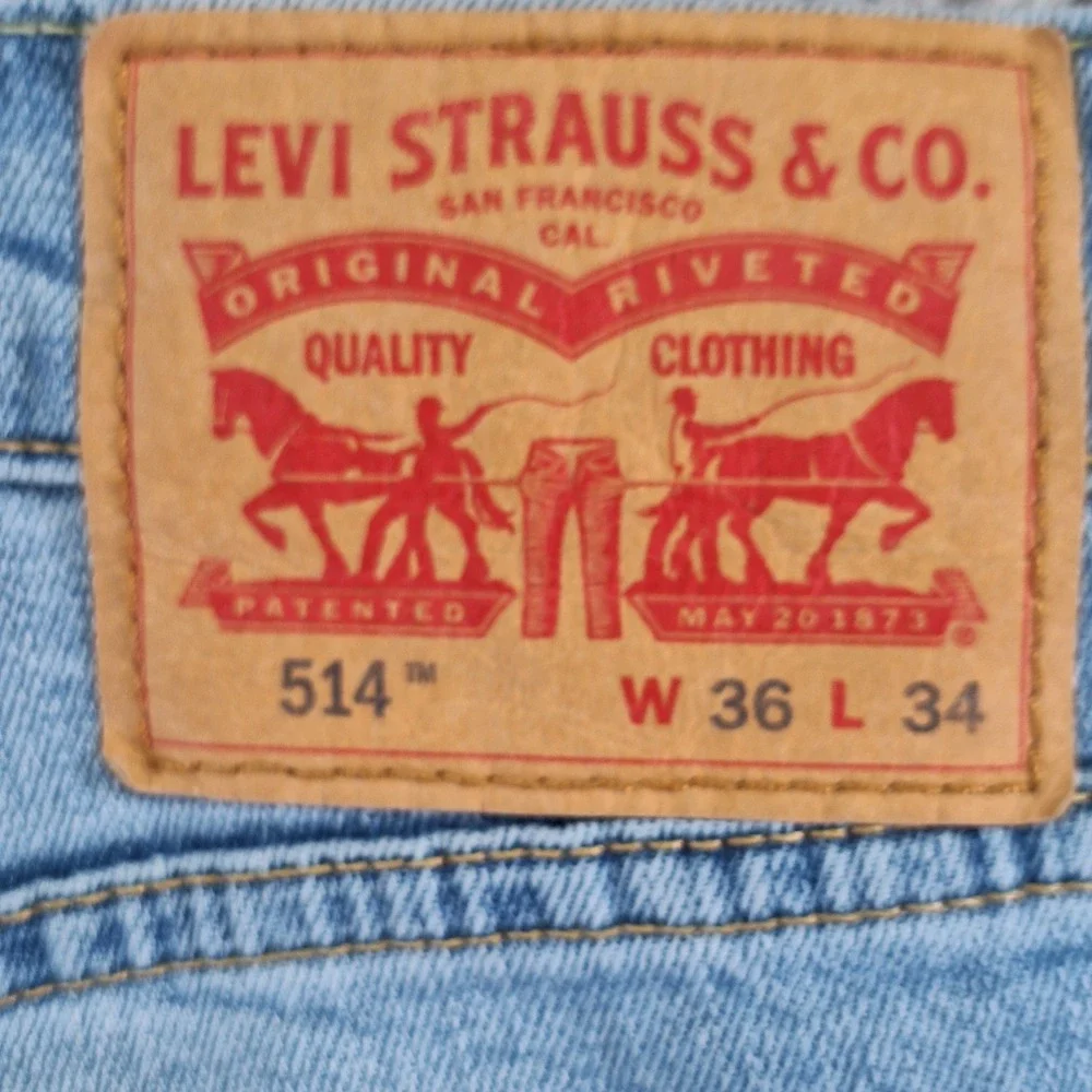 Levi Jeans Mens 36x34 (Fits 37x33) Light Wash 514 Straight Casual Streetwear